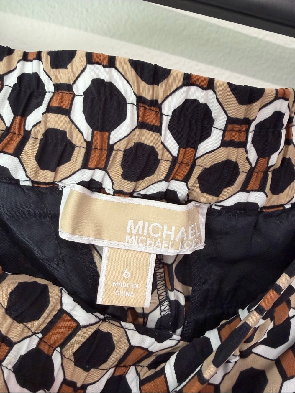 Michael Kors Geometric Drawstring Pant - Picture 4 of 10